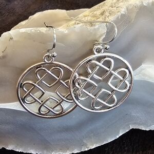 🌞2 for $20🌞 Silvertone Circle Celtic Heart Drop Earrings